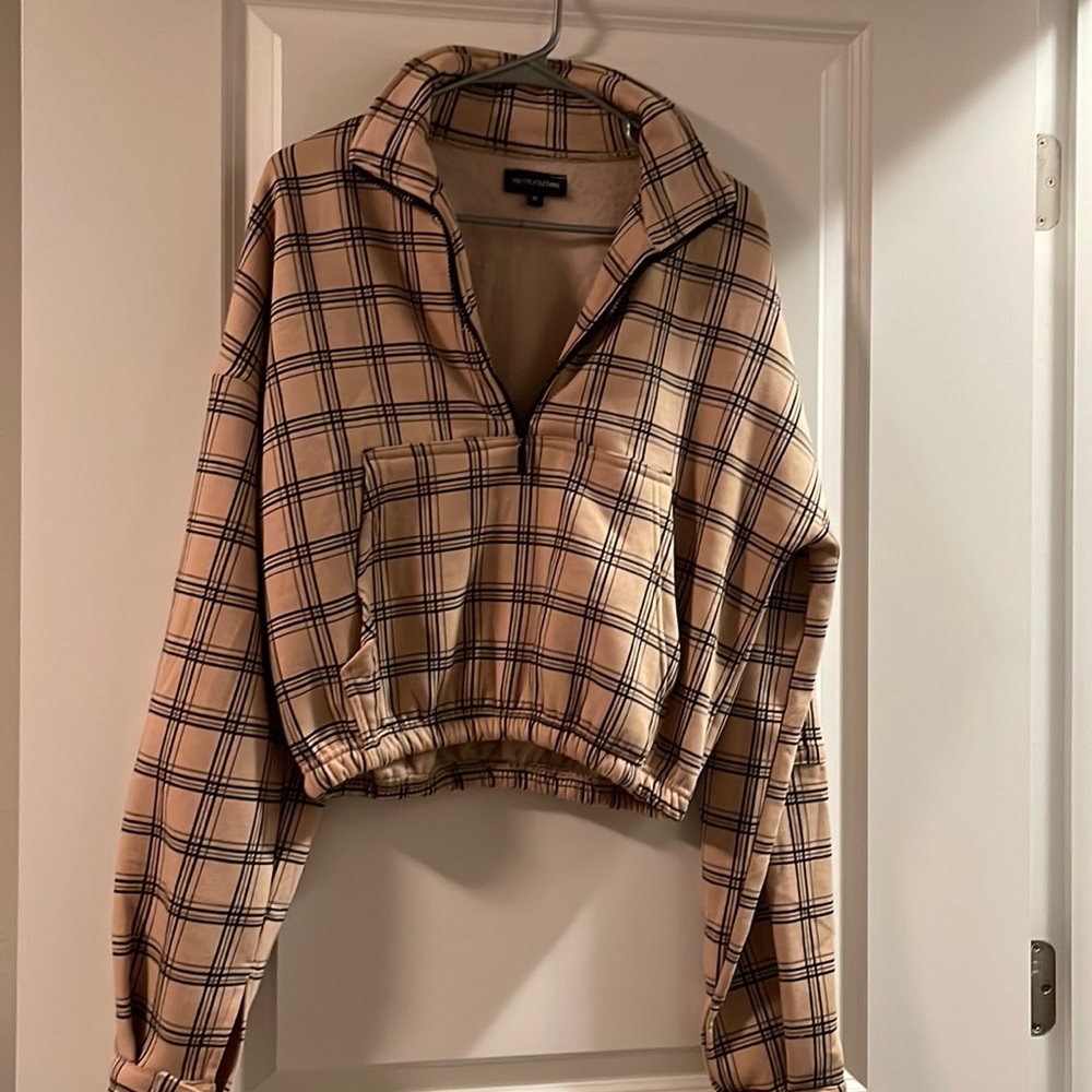 PrettyLittleThing sweatshirt